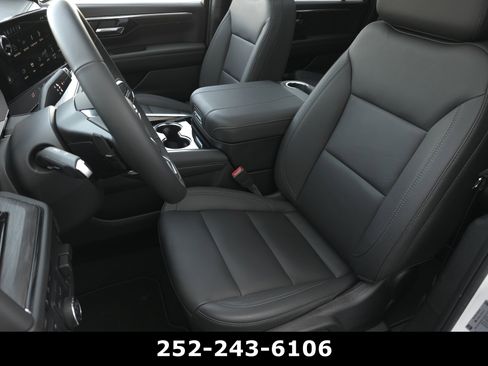 Used 2025 Chevrolet Suburban Z71 w/ Z71 Off-Road Package AWD/4WD image 10