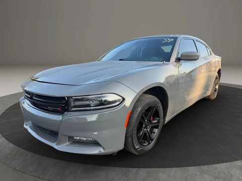 Used 2019 Dodge Charger SXT RWD image 1