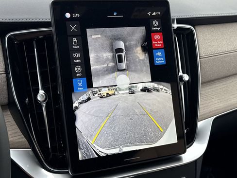 New 2026 Volvo XC90 B5 Plus w/ Protection Package image 27