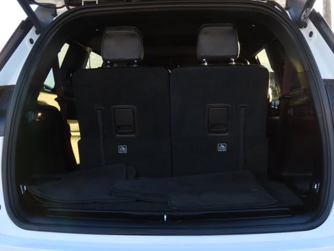 Used 2023 Jeep Grand Cherokee L Laredo image 19