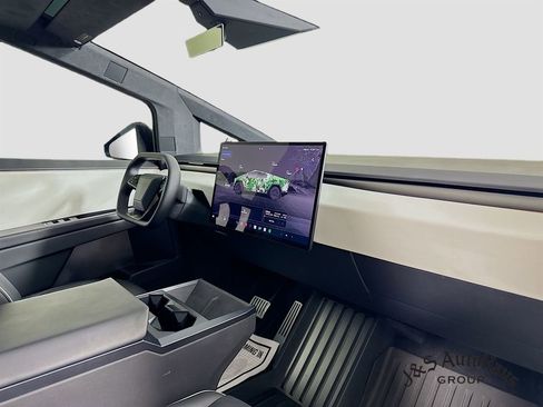 Used 2024 Tesla Cybertruck AWD Crew Cab image 37