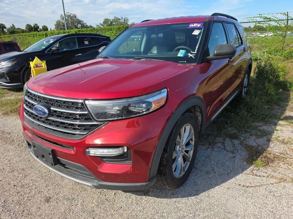 Used 2021 Ford Explorer XLT w/ Equipment Group 202A RWD image 2