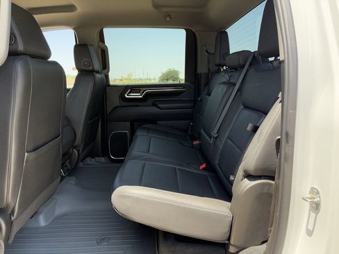 Used 2024 Chevrolet Silverado 2500 LTZ AWD/4WD image 25
