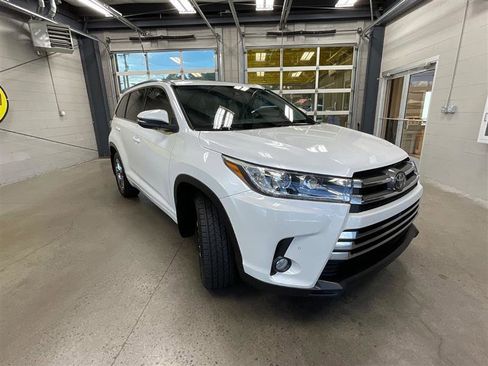 Used 2017 Toyota Highlander Limited Platinum AWD/4WD image 7