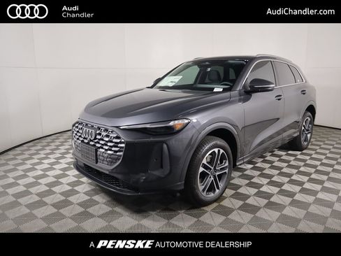 Used 2025 Audi Q5 Premium Plus w/ Premium Plus image 1