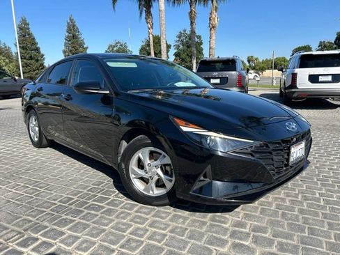 Certified 2023 Hyundai Elantra SE FWD image 1