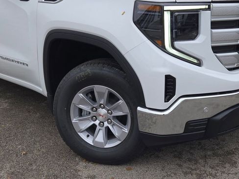 New 2026 GMC Sierra 1500 SLE w/ Preferred Package image 3