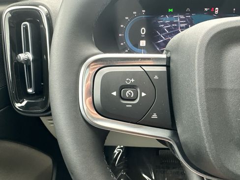 Used 2023 Volvo XC40 B5 Plus w/ Protection Package Premier AWD/4WD image 15