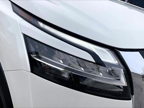 Certified 2024 Nissan Pathfinder SL w/ SL Premium Package image 27