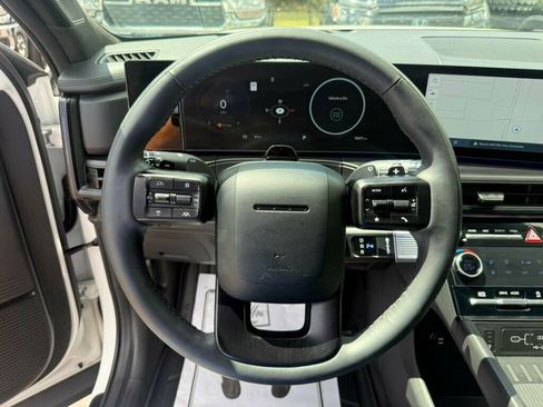 Used 2025 Hyundai Santa Fe Calligraphy image 5