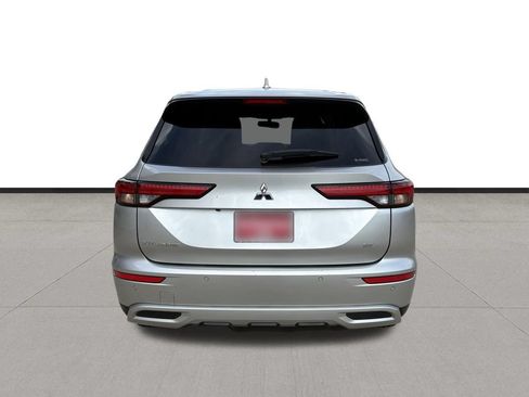 Used 2024 Mitsubishi Outlander AWD image 6