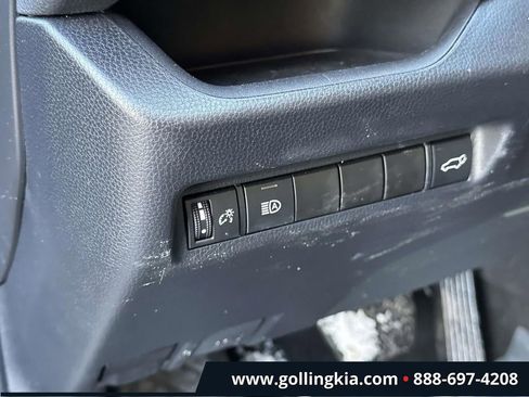 Used 2022 Toyota RAV4 XLE Premium FWD image 20