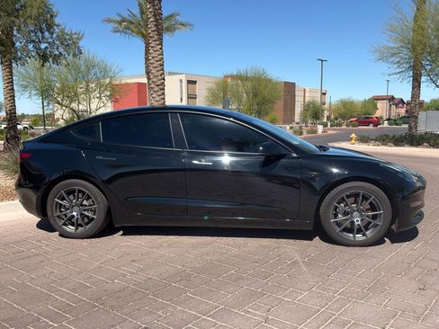 Used 2021 Tesla Model 3 Standard Range Plus image 2