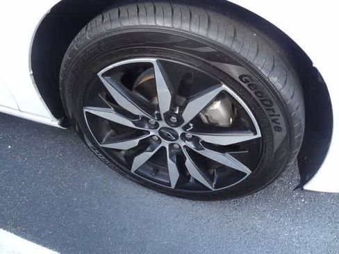 Used 2020 Chevrolet Malibu RS FWD image 18