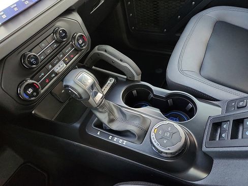 Used 2024 Ford Bronco Big Bend image 12