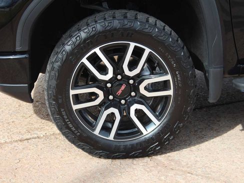Used 2024 GMC Sierra 1500 AT4 w/ AT4 Premium Package AWD/4WD image 18