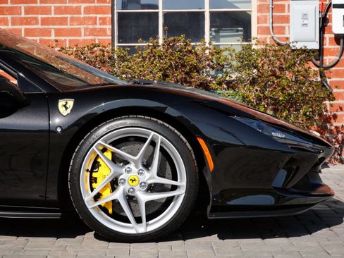 Used 2023 Ferrari F8 Tributo RWD image 8