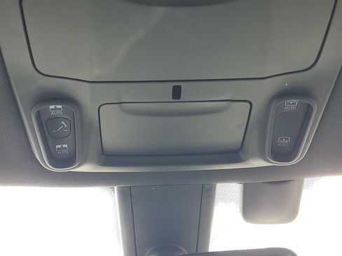 Used 2019 Chrysler Pacifica Limited w/ S Appearance Package FWD image 35