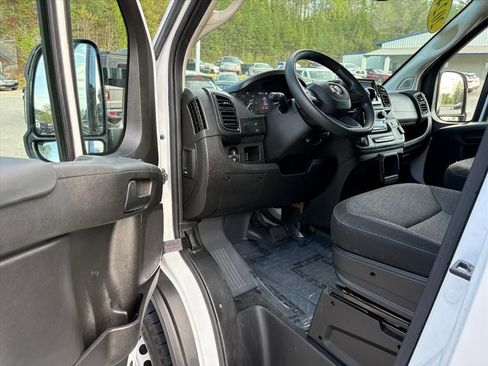 Used 2024 RAM ProMaster 2500 FWD image 13