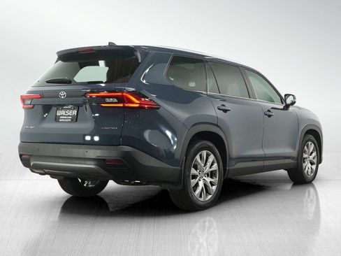 Used 2024 Toyota Grand Highlander Limited image 5