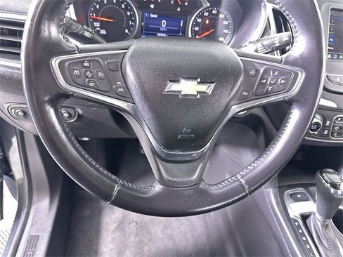 Used 2020 Chevrolet Equinox LT image 11
