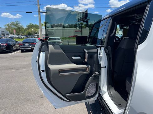Used 2025 GMC Hummer EV 2X AWD/4WD image 63