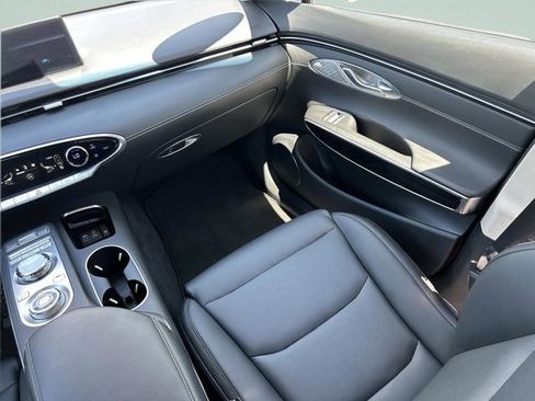 Used 2025 Genesis GV70 2.5T AWD/4WD image 21