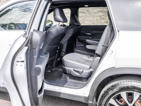 Used 2025 Toyota Grand Highlander AWD Hybrid image 21