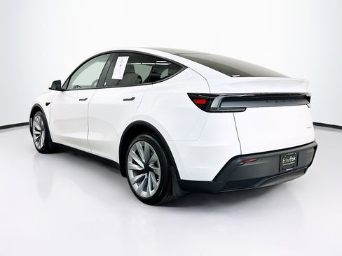 Used 2026 Tesla Model Y Long Range image 5