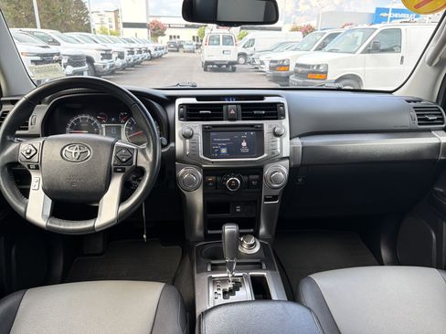 Used 2016 Toyota 4Runner SR5 Premium AWD/4WD image 30