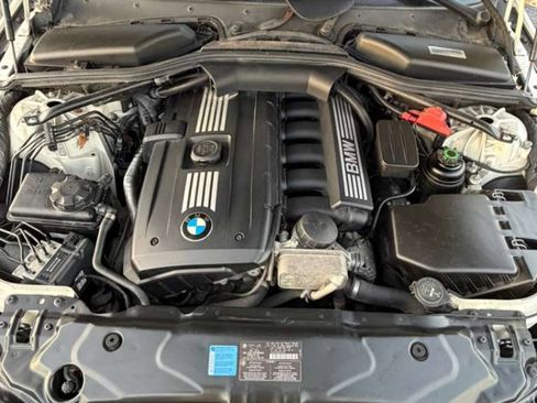 Used 2010 BMW 528i xDrive Sedan image 28