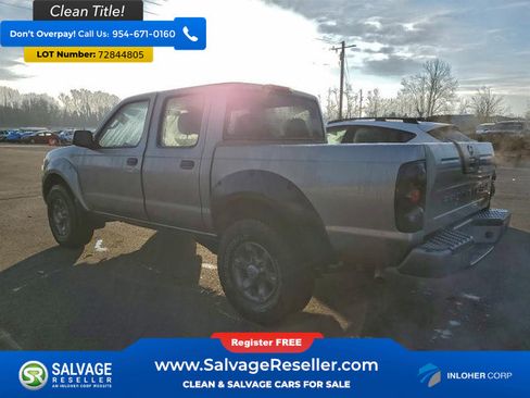 Used 2004 Nissan Frontier XE image 3
