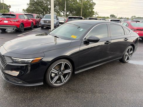 Used 2024 Honda Accord Sport image 3