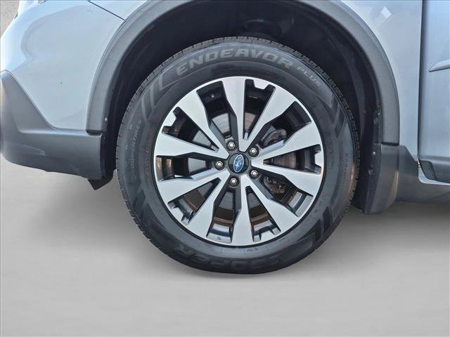 Used 2015 Subaru Outback 3.6R Limited AWD/4WD image 13
