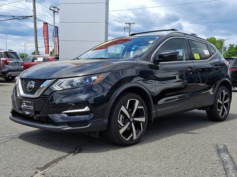 Certified 2022 Nissan Rogue Sport SL AWD/4WD image 3
