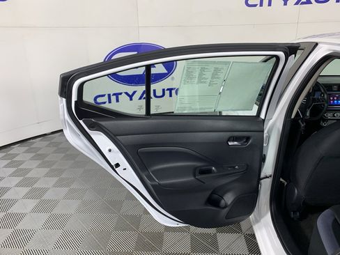 Used 2025 Nissan Versa SV image 30