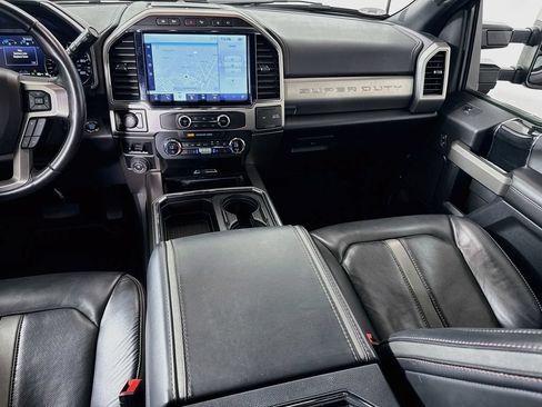 Used 2022 Ford F250 Platinum w/ FX4 Off-Road Package AWD/4WD image 24