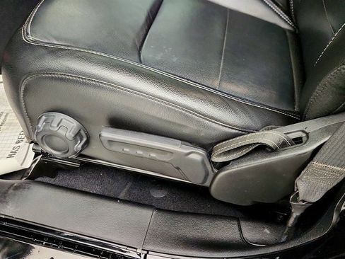 Used 2023 Jeep Wrangler Sahara image 11