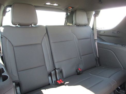 Used 2021 GMC Yukon Denali w/ Denali Premium Package image 28