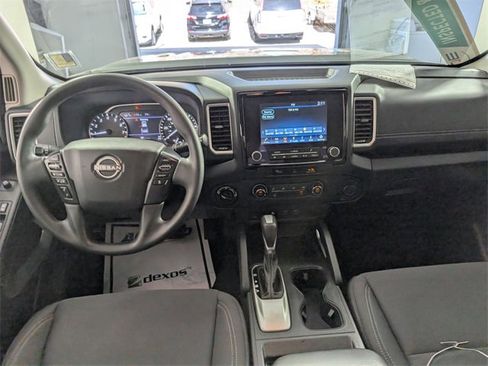 Used 2023 Nissan Frontier SV w/ Technology Package image 17