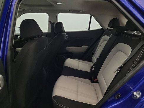 Used 2024 Hyundai Venue SEL FWD image 18