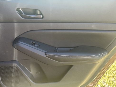 Used 2025 Nissan Altima 2.5 SV image 16