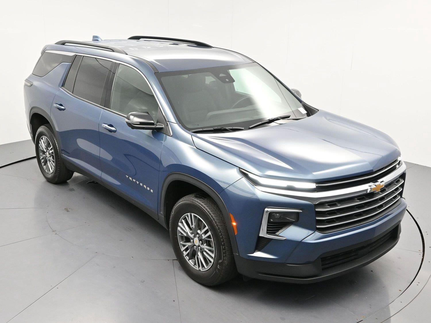 Used 2024 Chevrolet Traverse LT w/ LPO, Floor Liner Package FWD image 35