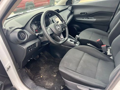 Used 2023 Nissan Kicks S FWD image 10