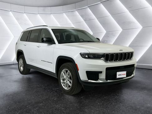 Used 2023 Jeep Grand Cherokee L Laredo RWD image 1