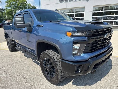 Used 2025 Chevrolet Silverado 2500 Custom w/ Custom Value Package AWD/4WD image 15