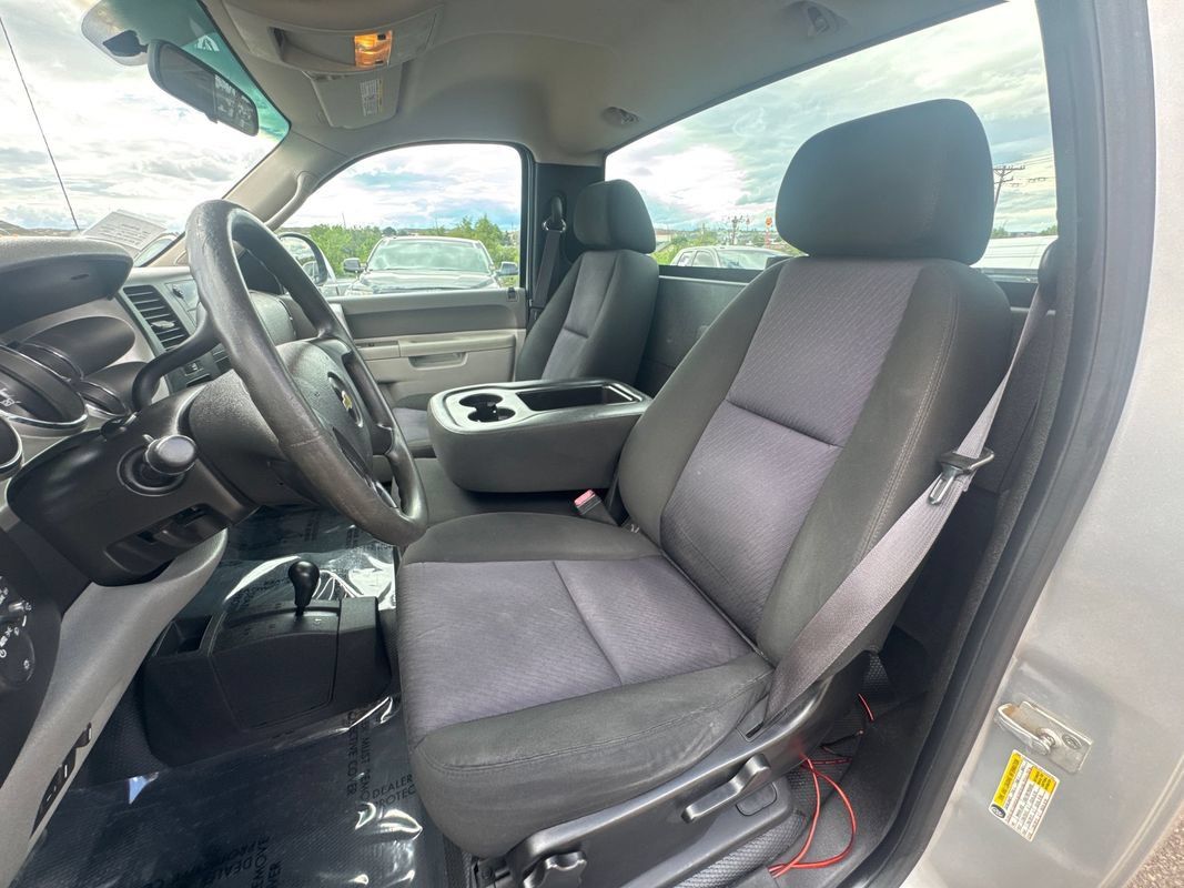 Used 2013 Chevrolet Silverado 2500 W/T AWD/4WD image 9