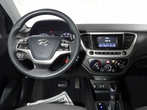 Used 2020 Hyundai Accent SE image 11