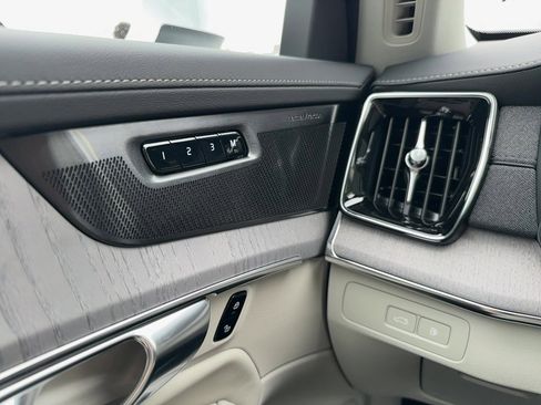 New 2026 Volvo XC90 T8 Ultra w/ Protection Package Premier image 19