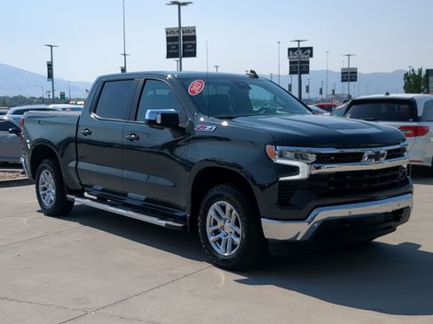 Used 2025 Chevrolet Silverado 1500 LT AWD/4WD image 8